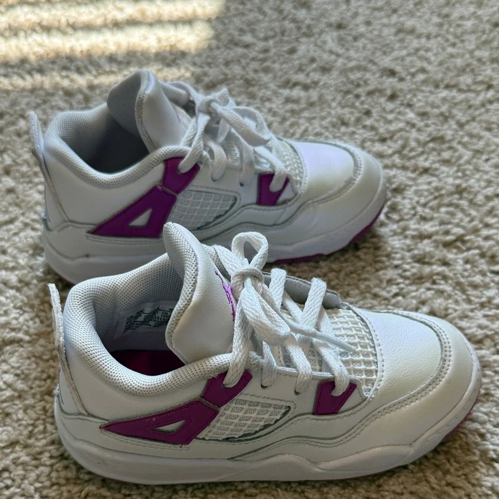 Jordan Kids Sneakers in White and Purple - Picture 5 of 6